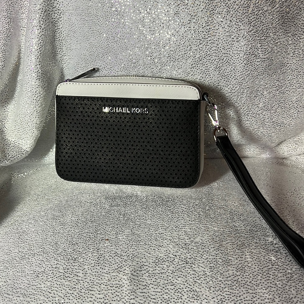 Micheal Kors Wristlet/Belt Bag